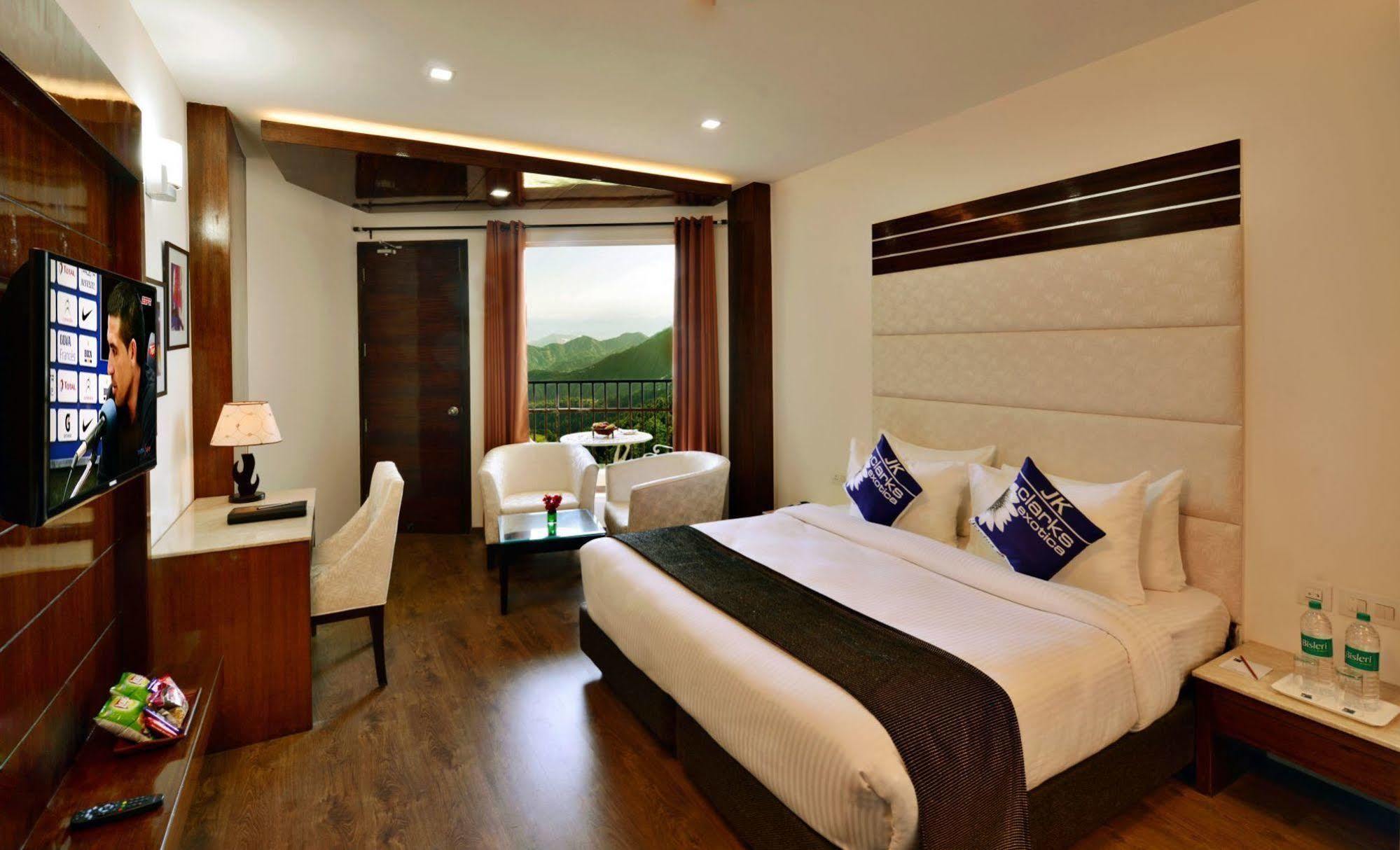 Hotel Jk Clarks Exotica Dalhousie Exterior foto